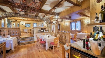Restaurant hall