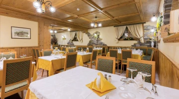 Restaurant hall