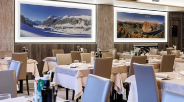Restaurant hall
