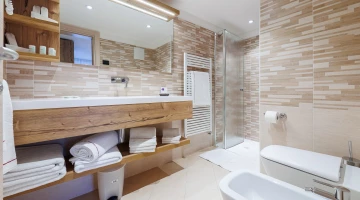 Private facilities with shower