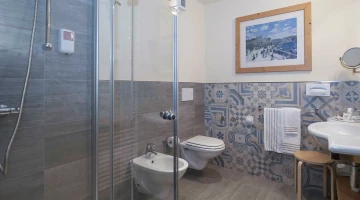 Bathroom with shower box
