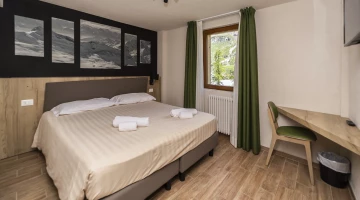 Double room with desk