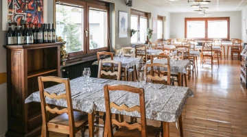 Restaurant hall