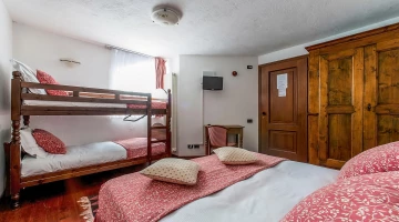 Camera familiare con letto a castello