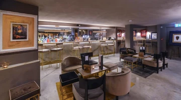 Lounge bar