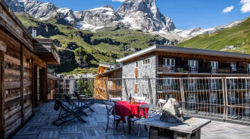 Large private equipped terrace