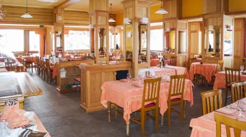 Restaurant hall