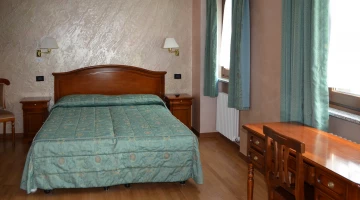 Double room with desk