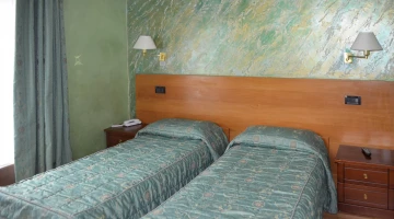 Double room with single beds