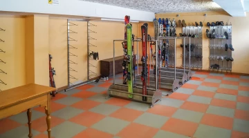 Ski storage