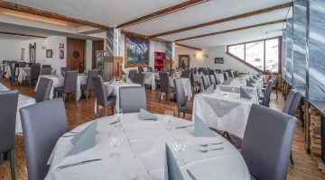 Restaurant hall