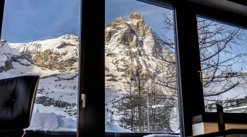 Window with panoramic view of the mountains