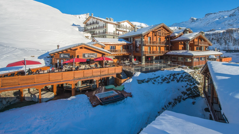 Hotel con piscina esterna, idromassaggio e bar