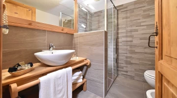 Servizi privati con box doccia