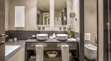 Salle de bain privée avec double vasque