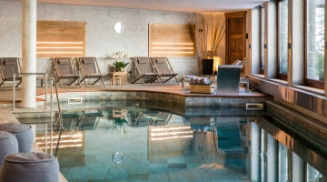 Piscine intérieure