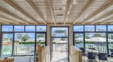 Terrasse avec vue sur la mer