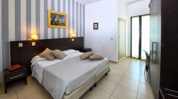 Doppelzimmer mit Balkon