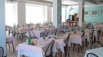 Restaurant hall