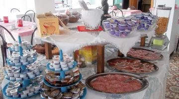 Sweet and savoury options at the breakfast buffet