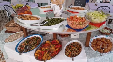Vegetable and side dish buffet
