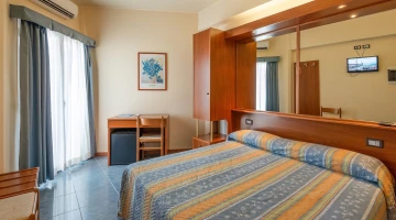 Chambre double avec TV et balcon