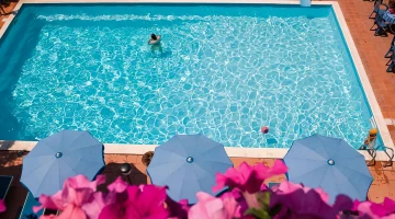 Vista aerea della piscina