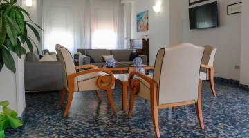 Sala comune con divani