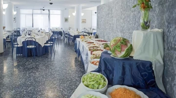Buffet in sala ristorante