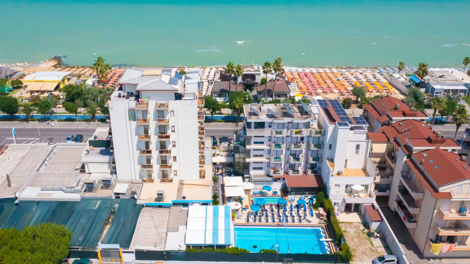 Vue aérienne de la propriété en bord de mer
