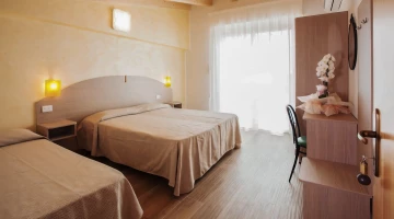 Triple room with balcony