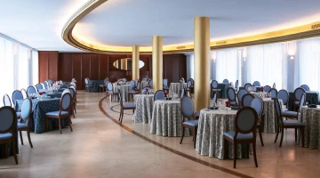 Restaurant hall