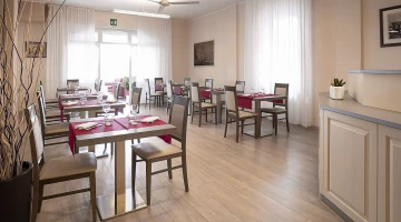 Tische im Restaurant