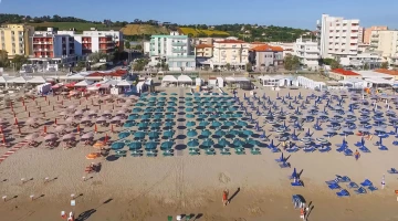 Hotel e spiaggia visti dall'alto