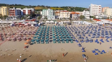 Hotel e spiaggia visti dall'alto