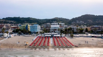 Struttura sul lungomare