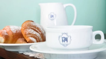 Petit déjeuner à table