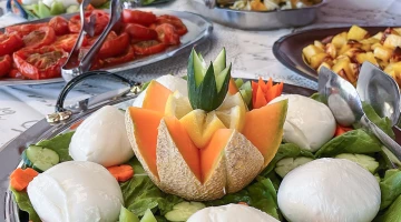 Buffet de légumes et de fromages