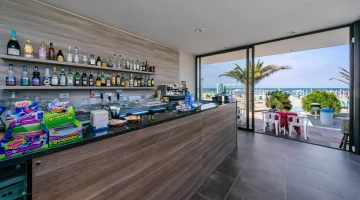 Bar avec vue sur la plage