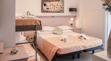 Camera con 4 posti letto