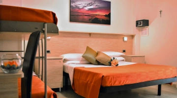 Camera quadrupla con cassaforte