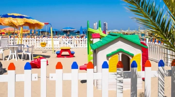 Area giochi in spiaggia