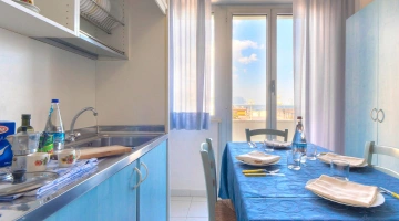 Apartment mit ausgestatteter Küche