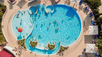 Piscine avec bassin pour enfants