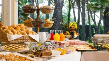 Buffet della colazione dolce e salata