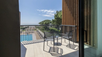 Camera con balcone vista mare