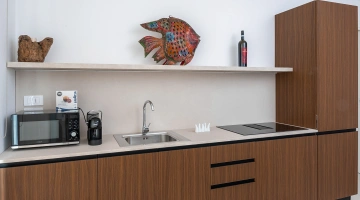 Küche mit Mikrowelle