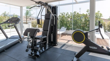 Fitnessstudio mit Blick auf das Solarium