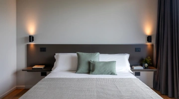 Chambre avec lit double