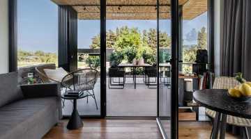 Vue sur patio aménagé